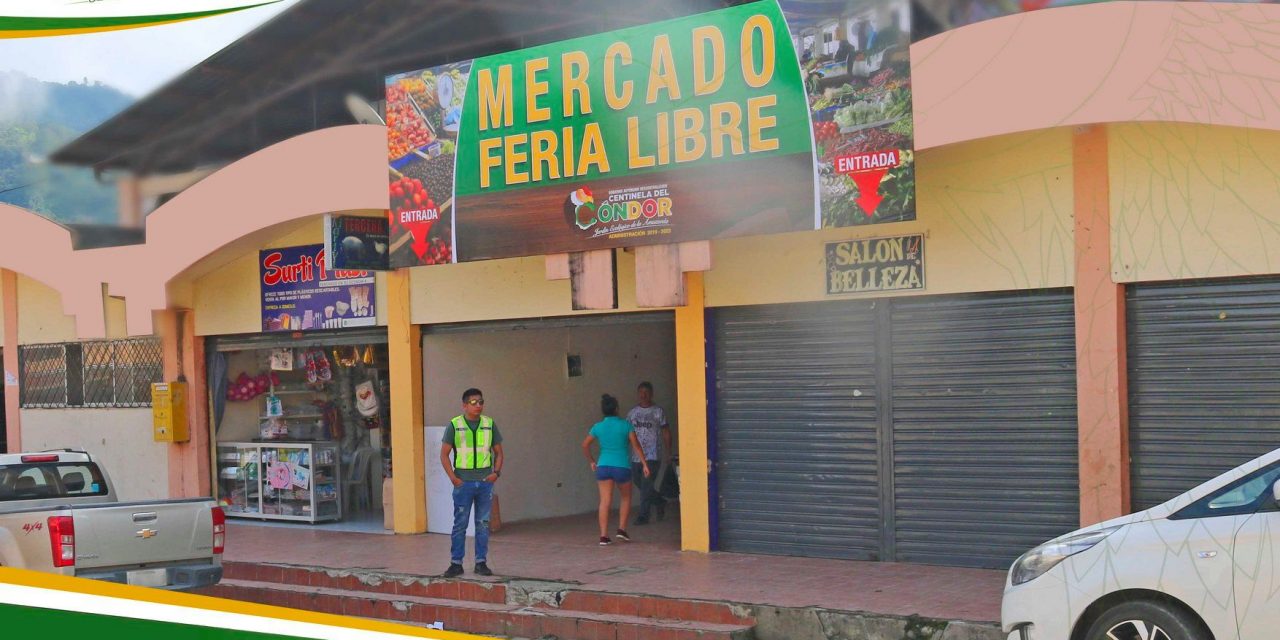 SE DA INICIO A LA APERTURA DEL MERCADO Y FERIA LIBRE EN CENTINELA DEL CÓNDOR