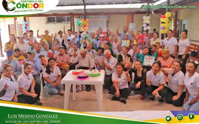 ADULTOS DE LOS CENTROS   GERONTOLÓGICOS DE CENTINELA DEL CÓNDOR RECIBIERON JUSTO HOMENAJE EN SU DIA.