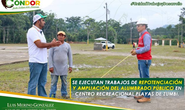 SE EJECUTAN TRABAJOS DE REPOTENCIACIÓN Y AMPLIACIÓN DEL ALUMBRADO PÚBLICO EN CENTRO RECREACIONAL PLAYAS DE ZUMBI.