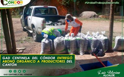 GAD CENTINELA DEL CÓNDOR ENTREGÓ ABONO ORGÁNICO A PRODUCTORES DEL CANTÓN.