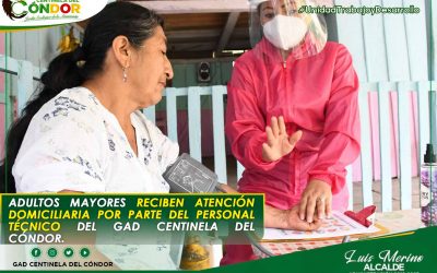 ADULTOS MAYORES RECIBEN ATENCIÓN DOMICILIARIA POR PARTE DEL PERSONAL TÉCNICO DEL GAD CENTINELA DEL CÓNDOR.