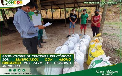 PRODUCTORES DE CENTINELA DEL CÓNDOR SON BENEFICIADOS CON ABONO ORGÁNICO POR PARTE DEL GOBIERNO MUNICIPAL.