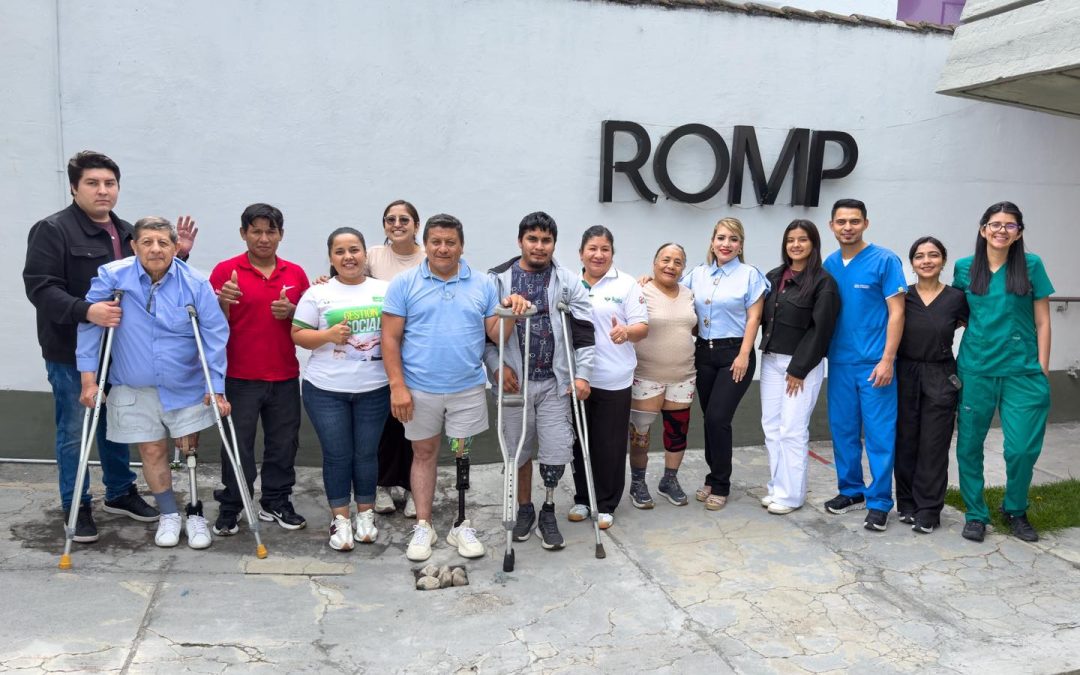 GAD CENTINELA DEL CÓNDOR FORTALECE LA INCLUSIÓN CON LA ENTREGA DE NUEVAS PRÓTESIS DE PIERNAS